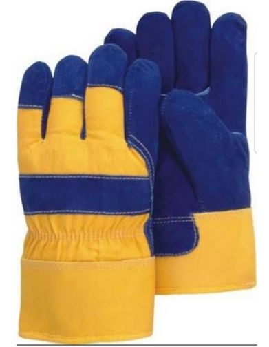 IL-11 Winter Gloves, Feature : Keeps Hand Warm, Skin Friendly