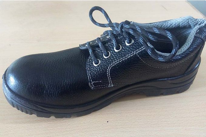 Leather Indiana-GR Safety Shoes, for Constructional, Color : Black