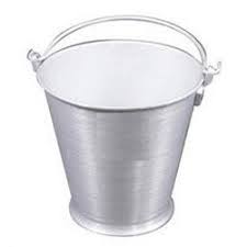 Round Non Polished Aluminium Bucket, for Domestic, Feature : Crack Proof, Fine Finishing