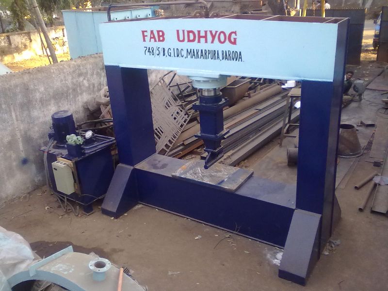 FAB UDHYOG Polished Hydraulic Press Machine