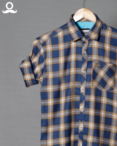 Cotton Blue Casual Checks Shirt, Collar Type : Cutway