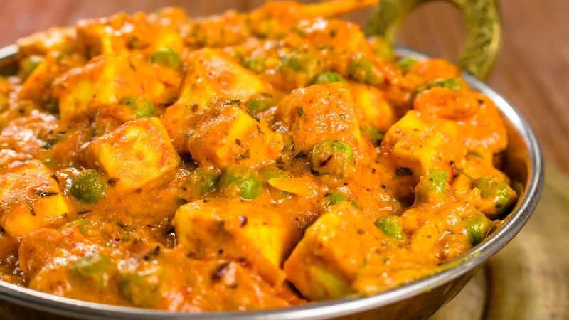 Mutter Paneer Masala, Color : Dark Brown