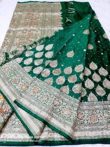 Embroidered Stylish Banarasi Saree, Technics : Attractive Pattern