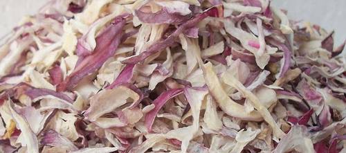 Pink Onion Flakes, Taste : Salty