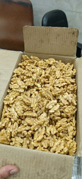 Walnut kernels, for Bakery, Chacolate, Health Care, Nutritious Food, Purity : 100%