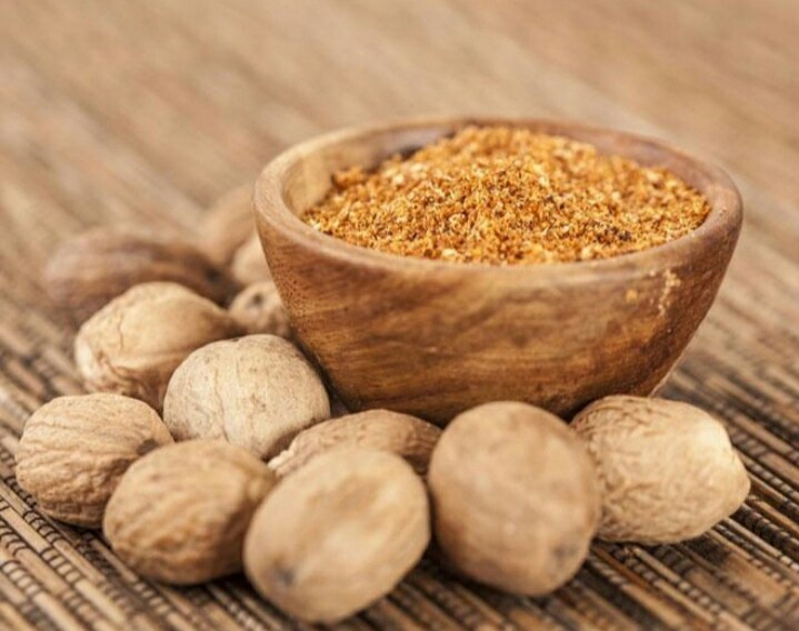 Dried Nutmeg, Form : Seed