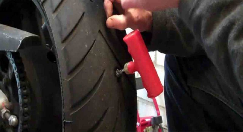 Tubeless Tyre Repairing