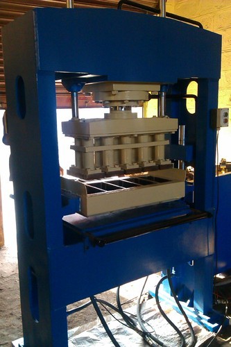 Mechanical Type Fly Ash Brick Making Machine