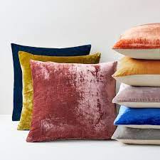 Square Velvet Cushion Cover, for Bed, Chairs, Sofa, Feature : Easy Wash, Shrink Resistant
