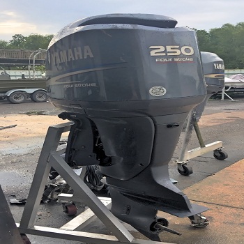 SLIGHTLY USED YAMAHA 250HP 4-STROKE OUTBOARD MOTOR ENGINE