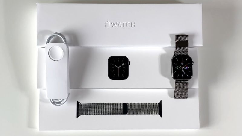 Apple Watch Series 6 (GPS + Cellular, 44mm) - Aluminium Case with Sport  Band at Rs 35,000 / UNIT in Nagpur