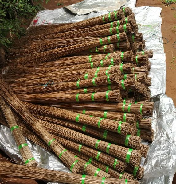 300-600gm Cleaning Coconut Broom, Feature : Long Lasting