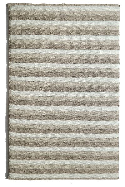 Handwoven Polyfilled Woollen Rug With Polyester Fibre Filling
