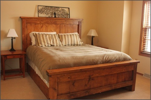 Rectangular Queen Size Wooden Bed, for Hotel, Hospitals, Home, Storage Capacity : 50-100 Kg