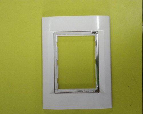 Square 3M Silverline Plate, for Electrical Use, Feature : Easy To Fit, Good Quality