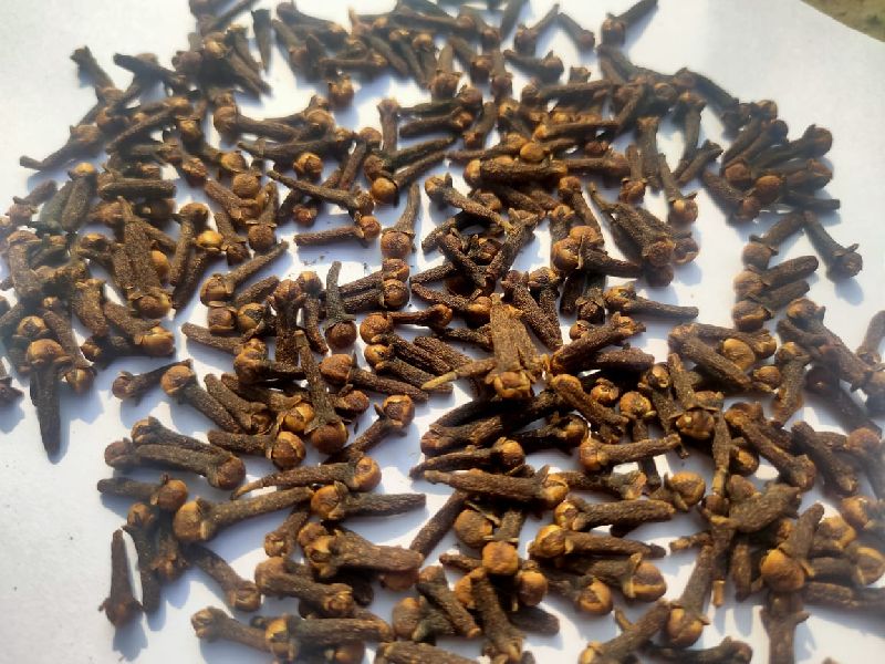 Clove, Packaging Type : Plastic Bags