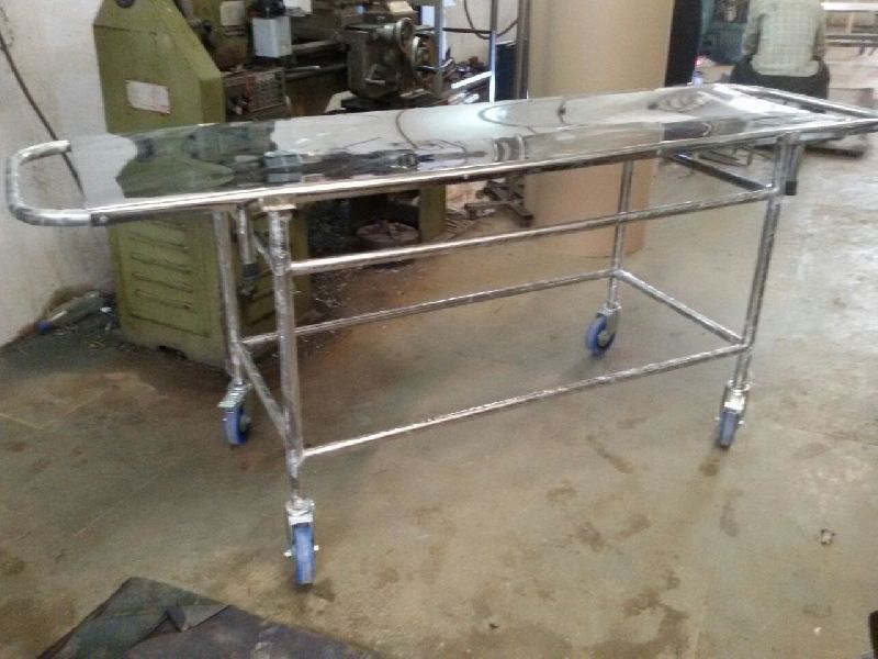 Rectangular Stainless Steel Stretcher Trolley, Operating Type : Manual