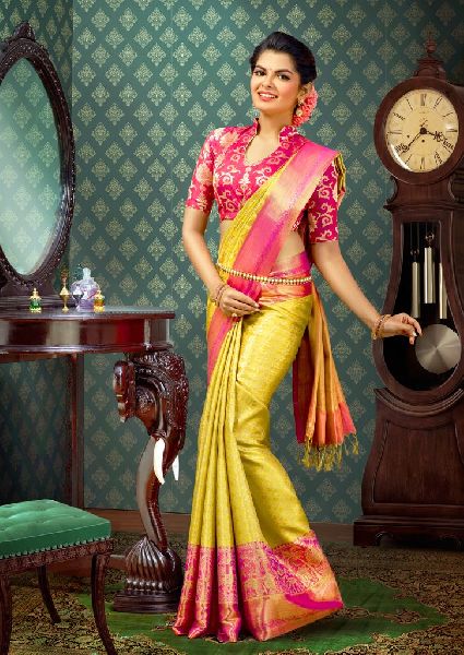 Pure Silk Sarees, for Dry Cleaning, Shrink-Resistant, Technics : Machine Made