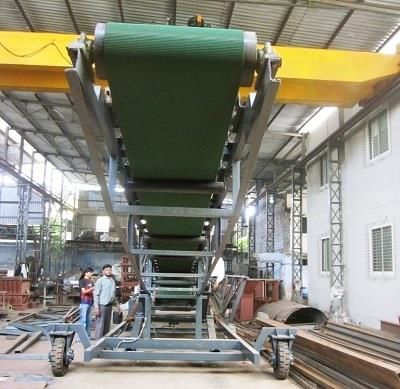Polished Stacker Conveyor, for Moving Goods, Belt Length : Custom