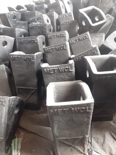 Sabari Engineering Tringle Manganese Steel Casting