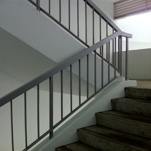 Round Mild Steel Railing, for Staircase Use, Feature : Easy To Fit