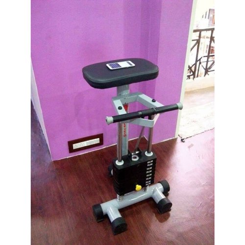 Iron Wrist Curl Machine