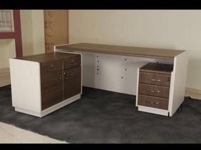 Polished Executive Office Desk, Size : Standard