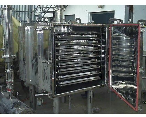 Vacuum Tray Dryer