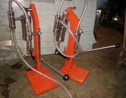 Hand Operated Liquid Filling Machine