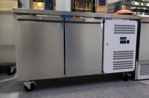 Undercounter Refrigerator, Capacity : 200 L