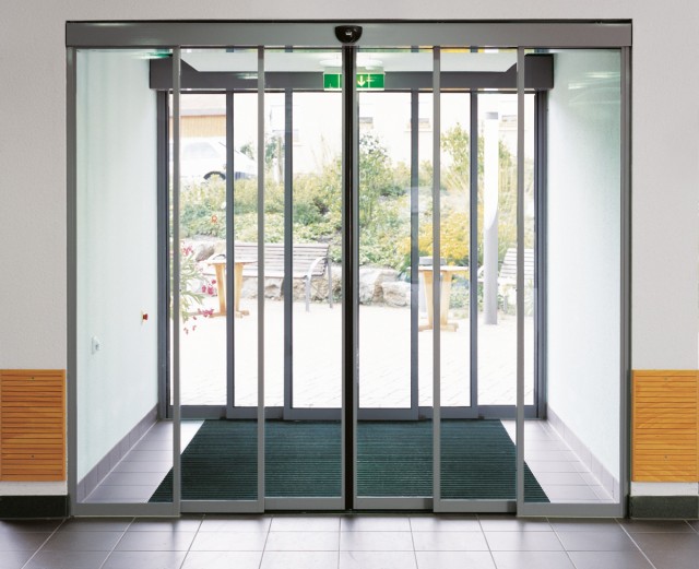 Rectangular Polished Glass Automatic Sliding Door, for Hotel, Office