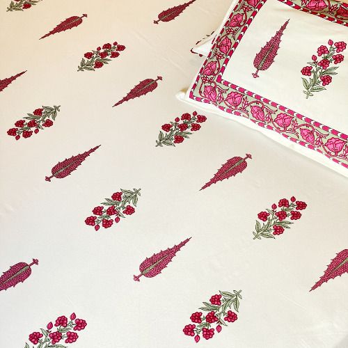 Gulbagh Magenta Bedsheets