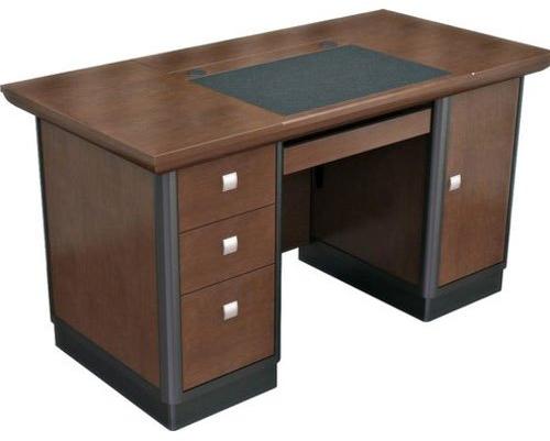 Metal Office Desk, Feature : Easy To Place, Fine Finishing