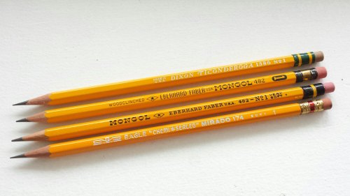 Wood Student Writing Pencil, Packaging Type : Box