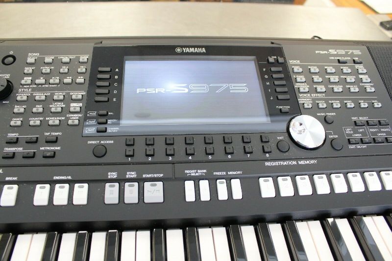 Yamaha 61-Key Digital Professional Piano