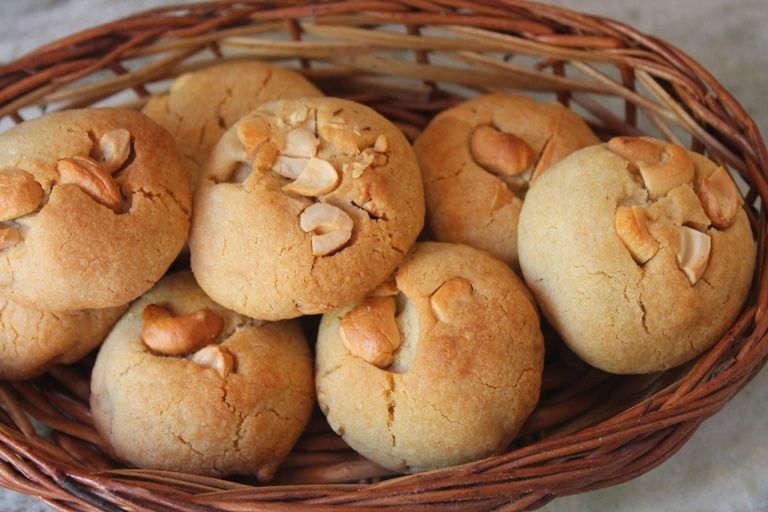 Cashew Cookies