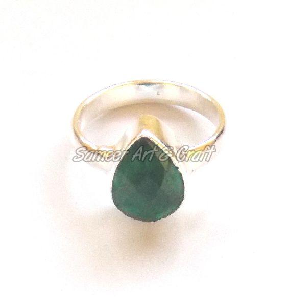 925 Sterling Silver Dyed emerald gemstone RING