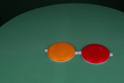 H2 PET Plastic Reflector, Color : Red, Orange