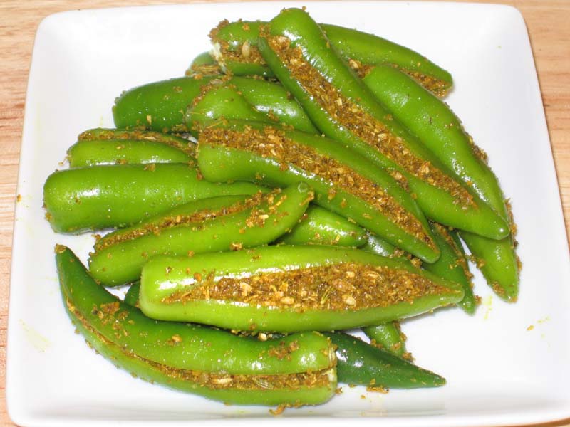 Green chilli pickle, Certification : FSSAI