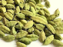 Polished Raw Green Cardamom, for Cooking, Spices, Food Medicine, Cosmetics, Packaging Size : 200gm