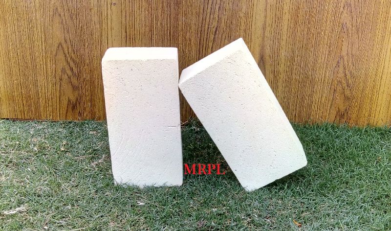 Rectangular COLD FACE HOT FACE INSULATION BRICKS, for Construction, Form : Solid