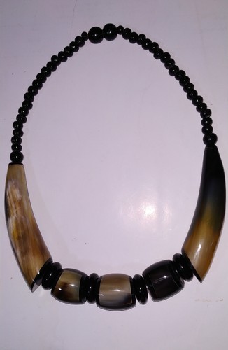 Soni Handicraft Horn Bead Choker, Packaging Type : Box