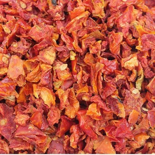Organic Dehydrated Tomato Flakes, for Cooking, Ketchup, Salid, Skin Care Products, Packaging Type : Poly Bags