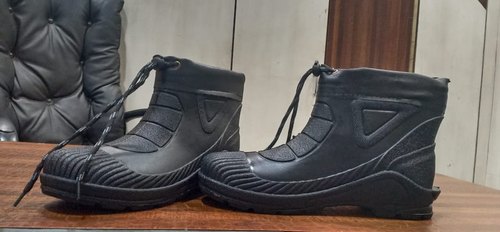 Rainy safety shoes online