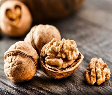 Walnuts, for Cookery, Food, Medical, Snacks, Certification : FSSAI Certified