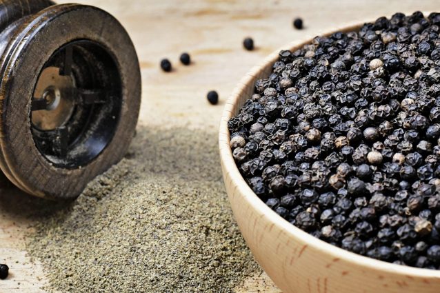 Organic Black Pepper Powder, For Cooking, Spices, Packaging Size : 50gm, 100gm, 200gm, 250gm, 500gm