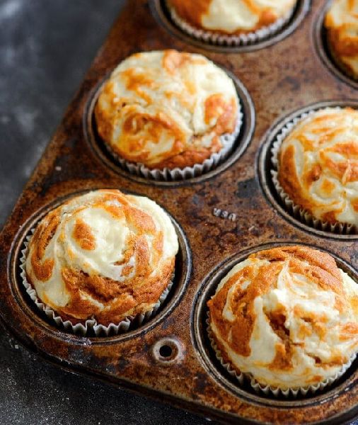 Pumpkin and Cream Cheese Muffins, Packaging Type : Paper Box