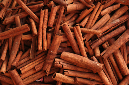 Raw Natural cinnamon, for Cooking, Spices, Food Medicine, Packaging Type : Gunney Bag, Jute Bag