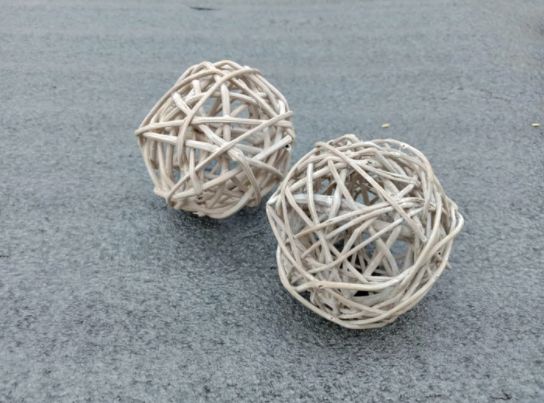 Round Lata Balls, for Decoration, Size : 4 x24 cm