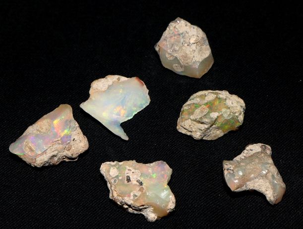 R 170 Rough Opal Stones